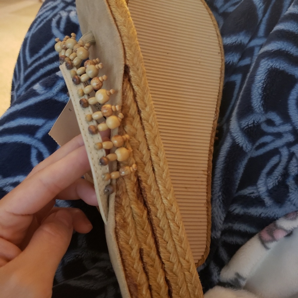 Sandles - Picture 3 of 4